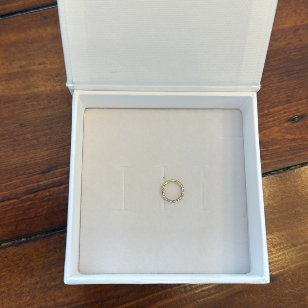 Mejuri: Cartilage Diamond Mini Hoop - Picture 5 of 5